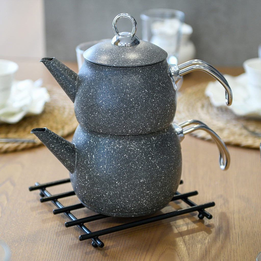 2-Piece Metal Black Trivet Set – 20×20 cm Heat-Resistant Worktop Protectors